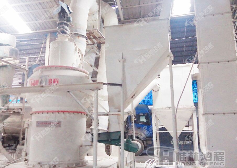 白云石雷蒙磨，白云石磨粉機，白云石破碎機，出粉細度達80-600目