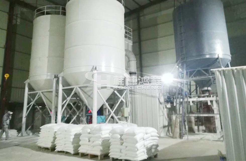 桂林鴻程涂料廠(chǎng)800目滑石粉用什么磨粉機(jī),800目超細(xì)磨粉機(jī)-HCH9800-2